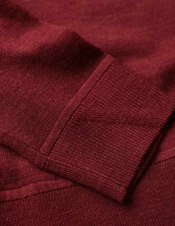 ESSENTIAL CREW red pullover